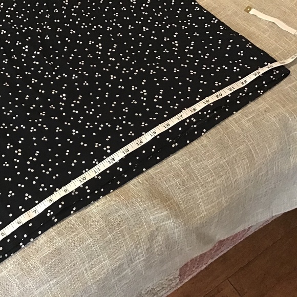 Black with white dots short sleeve top - Picture 7 of 8